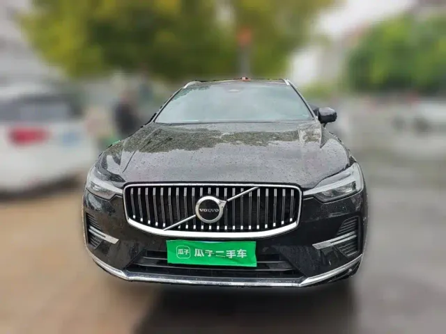 Volvo XC60 — Фото автомобиля 2