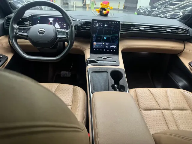 Nio ES8 — Фото автомобиля 8