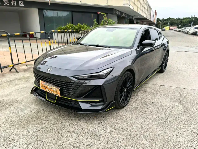 Фотография автомобиля — Changan UNI-V