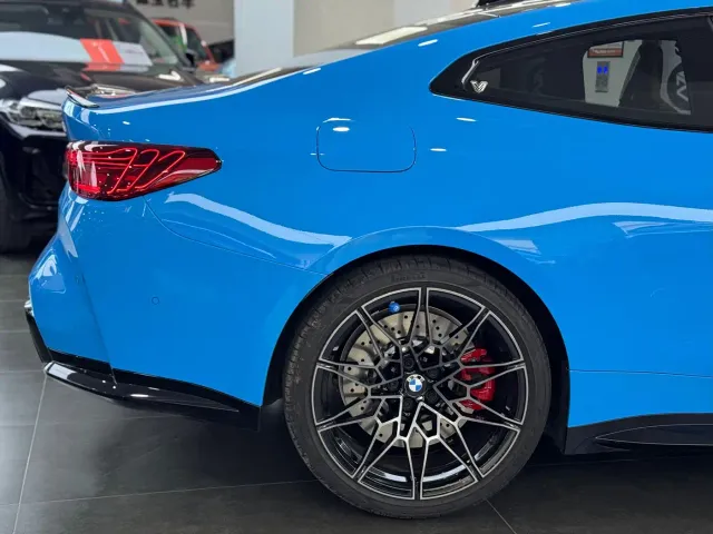 BMW M4 — Фото автомобиля 13