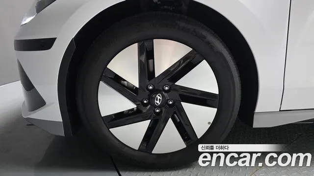 Hyundai Ioniq6 — Фото автомобиля 5