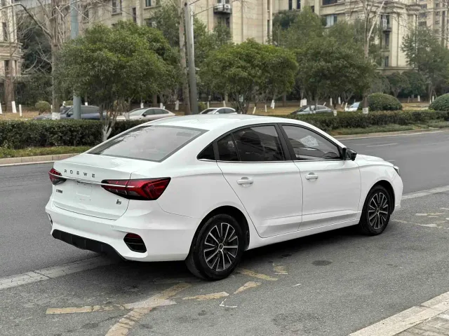 Roewe i5 — Фото автомобиля 8