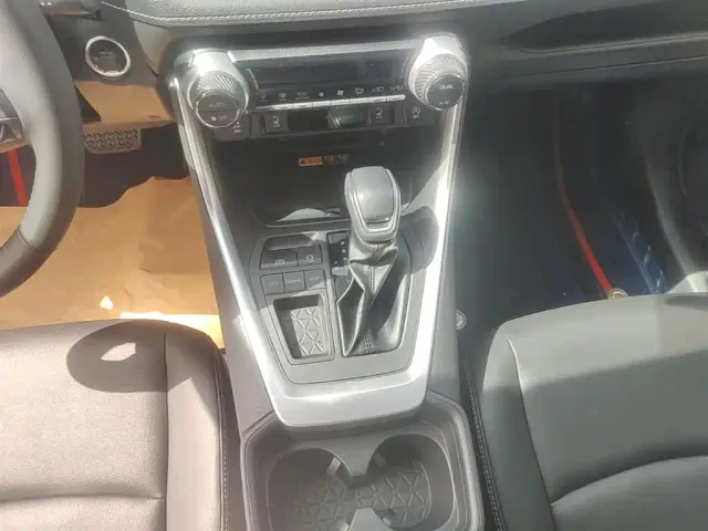 Toyota RAV4 — Фото автомобиля 13