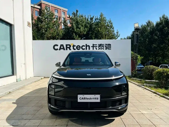 Li Auto L8 — Фото автомобиля 2