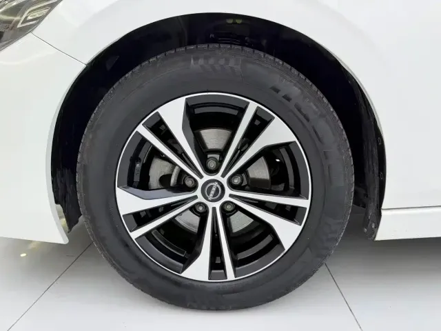 Nissan Sylphy 2023 1.6L CVT Deluxe Edition — Фото автомобиля 12