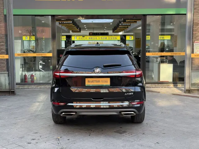 Buick Enclave — Фото автомобиля 5