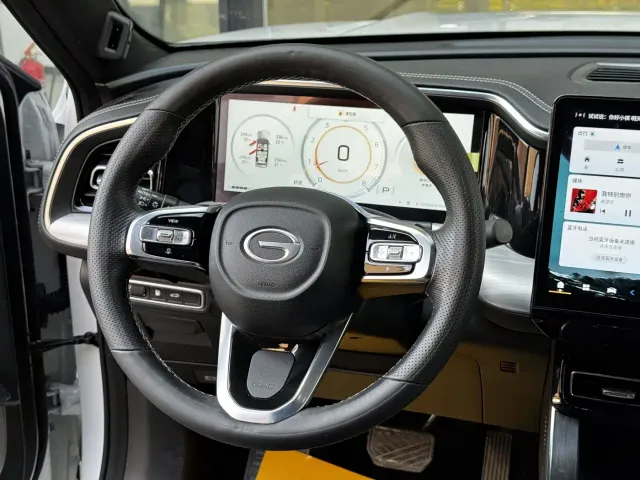 GAC Trumpchi GS8 — Фото автомобиля 14