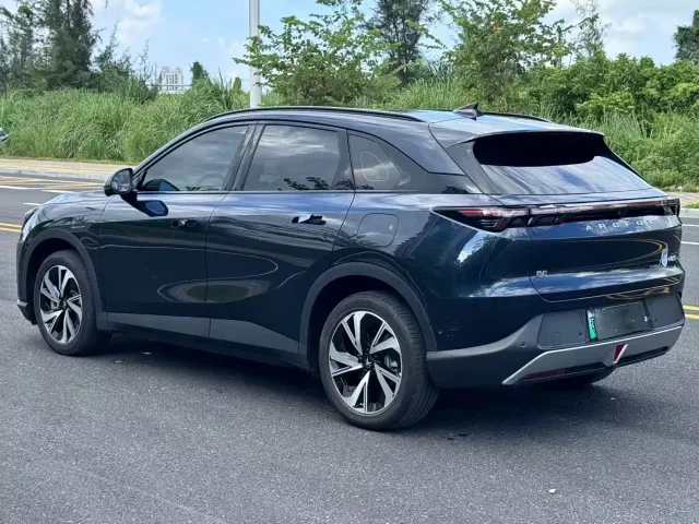 Arcfox Alpha T5 — Фото автомобиля 6