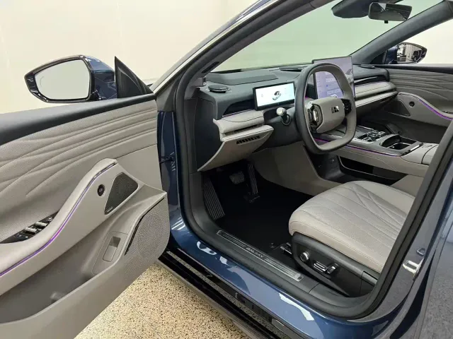 Geely Galaxy Xingyao 8 — Фото автомобиля 23