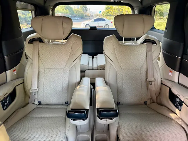 Toyota Alphard — Фото автомобиля 8