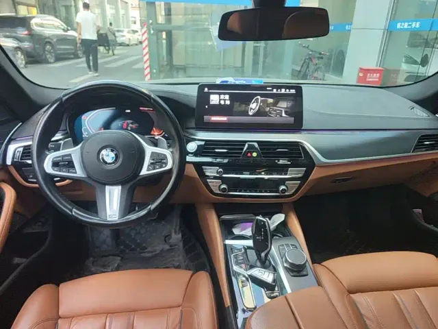 BMW 5 Series — Фото автомобиля 5