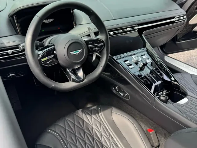 Aston Martin DB12 — Фото автомобиля 19