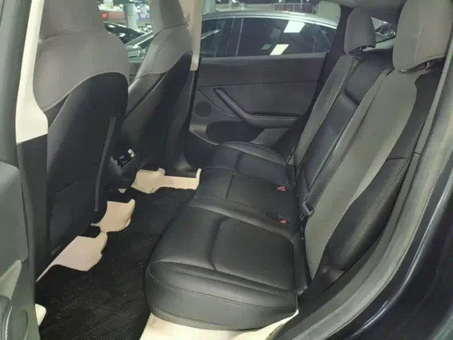 Tesla Model Y — Фото автомобиля 16