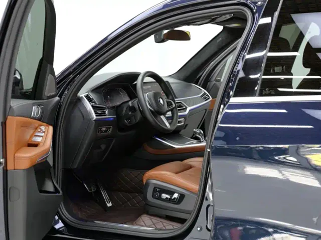 BMW X7 — Фото автомобиля 5