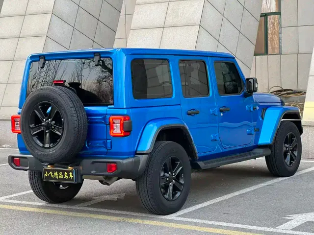 Jeep Wrangler — Фото автомобиля 6