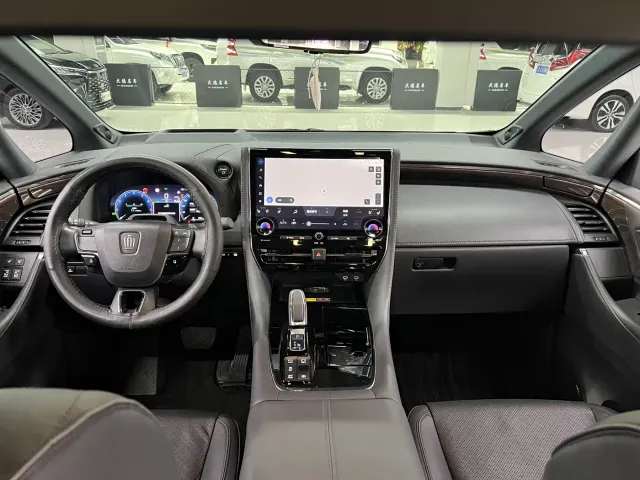 Toyota Vellfire — Фото автомобиля 15