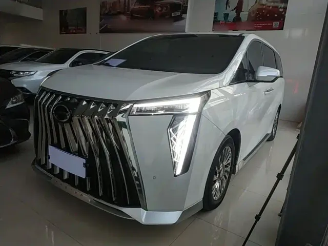 Фотография автомобиля — GAC Trumpchi M8