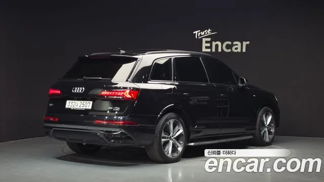 Audi Q7 55 TFSI quattro Premium — Фото автомобиля 2