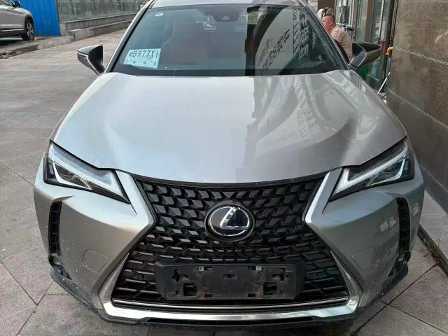 Lexus UX — Фото автомобиля 2
