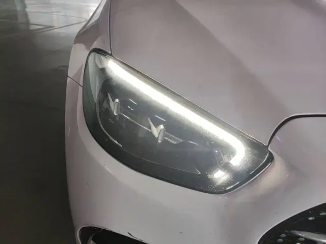 Mercedes-Benz E-Class — Фото автомобиля 8