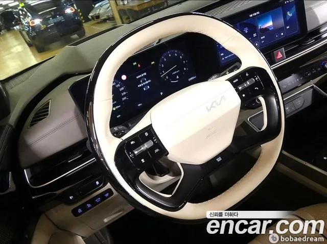 Kia Carnival Generation 4 — Фото автомобиля 6