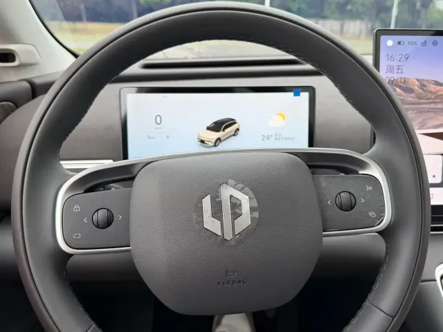 Leapmotor C11 — Фото автомобиля 13