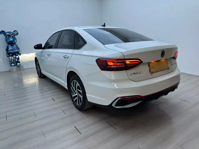 Volkswagen Lavida — Фото автомобиля 4