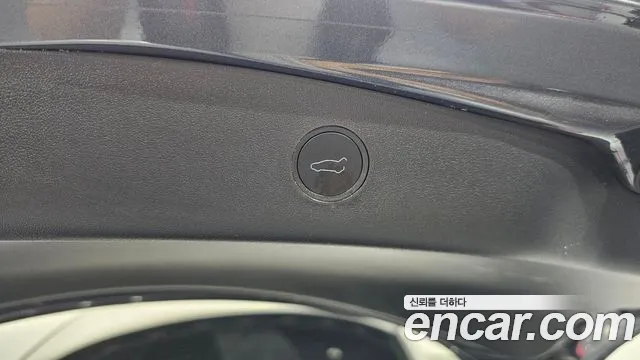 Tesla Model 3 — Фото автомобиля 20