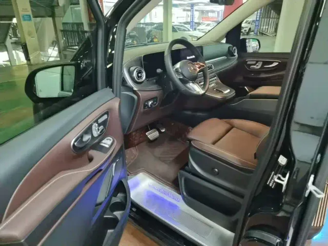Mercedes-Benz V-Class — Фото автомобиля 15
