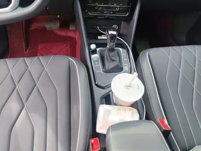 Volkswagen Tiguan L — Фото автомобиля 16