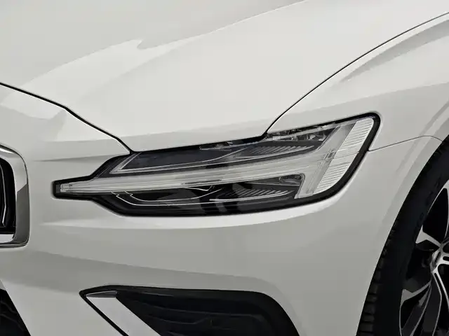 Volvo Volvo S60 2022 B4 Smart Comfort Luxury Edition — Фото автомобиля 10