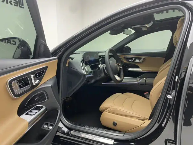 Mercedes-Benz E-Class — Фото автомобиля 17