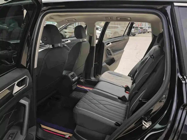 Volkswagen Tiguan L — Фото автомобиля 7