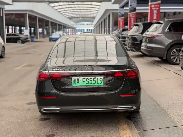 Mercedes-Benz E-Class — Фото автомобиля 8