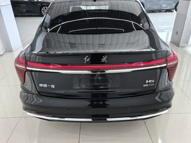 Hongqi H5 — Фото автомобиля 5