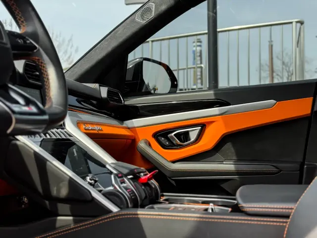 Lamborghini Urus — Фото автомобиля 12
