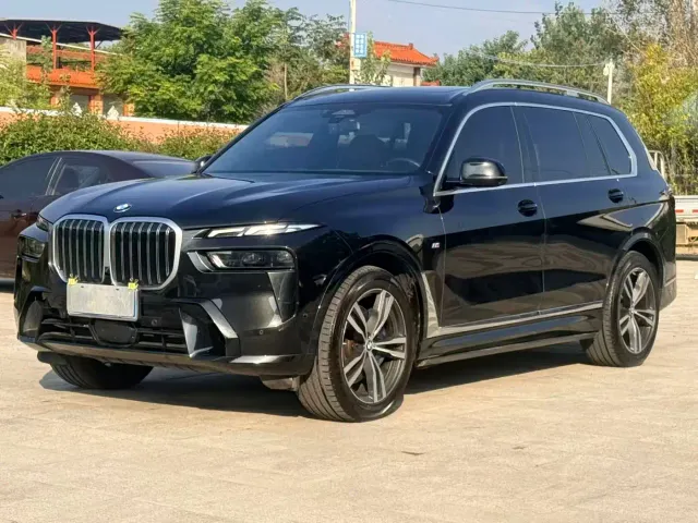 Фотография автомобиля — BMW X7
