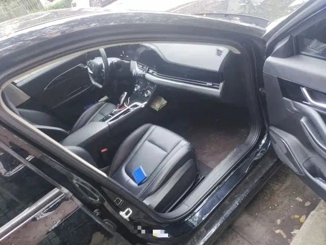 Bestune B70 — Фото автомобиля 17