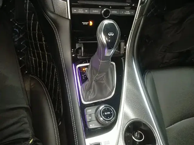 Infiniti Q50L — Фото автомобиля 13