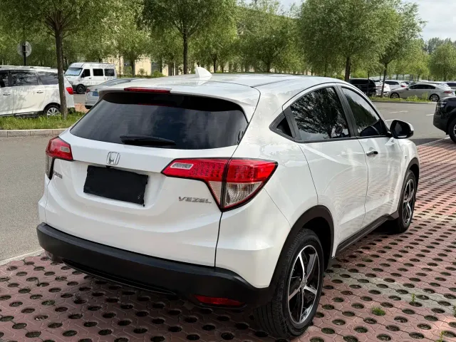 Honda Vezel — Фото автомобиля 4