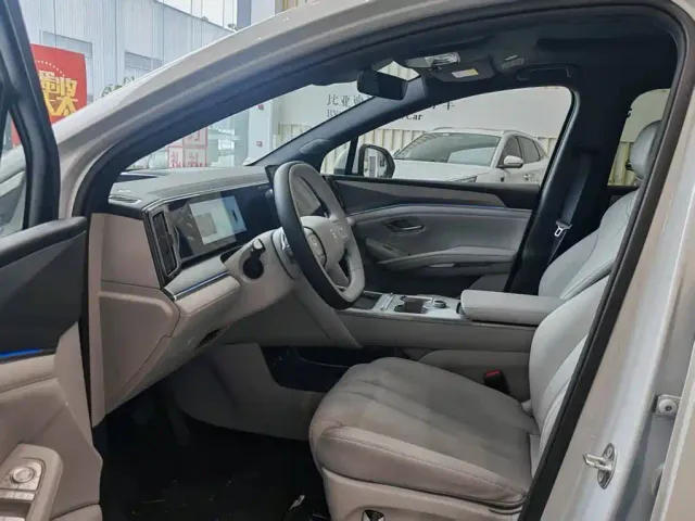 BYD Song Ultra — Фото автомобиля 11