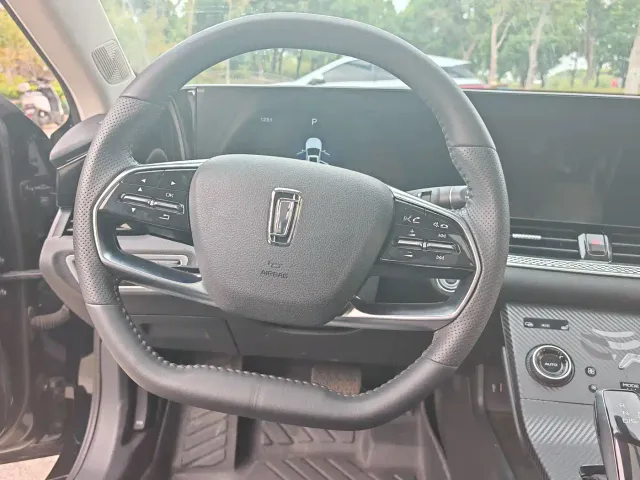 Bestune B70 — Фото автомобиля 17