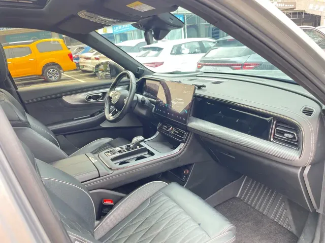 GAC Trumpchi GS8 — Фото автомобиля 16