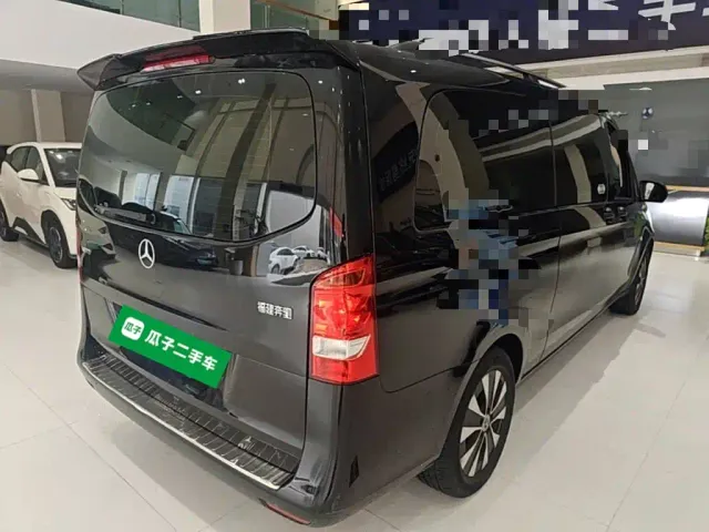 Mercedes-Benz Vito 2021 2.0T Elite 7-Seater — Фото автомобиля 4