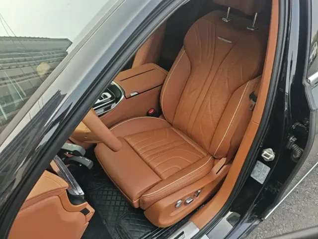 Hongqi H9 — Фото автомобиля 14