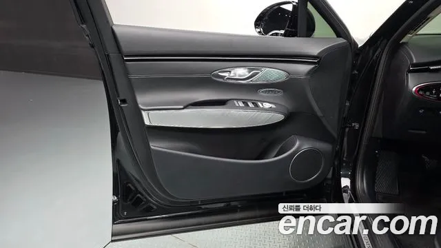 Genesis GV70 Electrified GV70 — Фото автомобиля 21