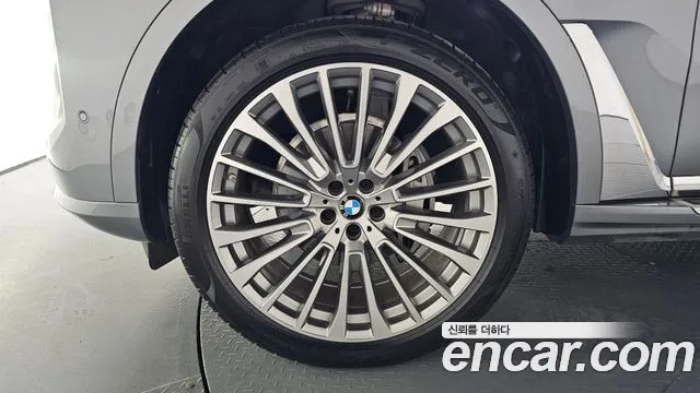 BMW X7 — Фото автомобиля 5