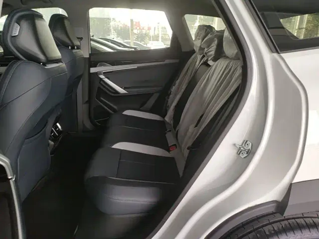 Geely Boyue L — Фото автомобиля 16
