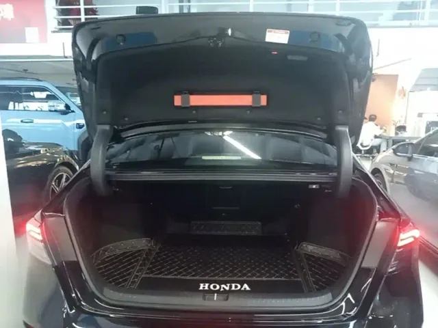 Honda Accord — Фото автомобиля 18