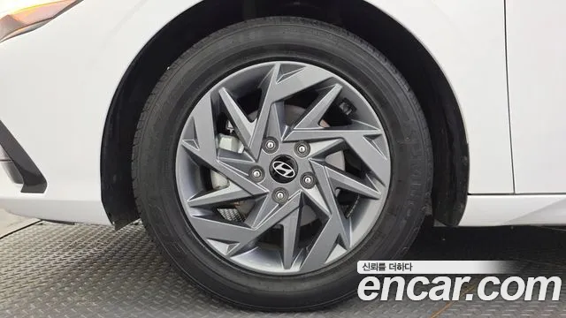 Hyundai AVANTE Новый Avante (CN7) — Фото автомобиля 5